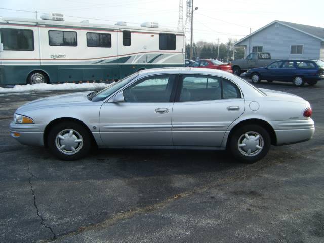 Buick LeSabre 2000 photo 1