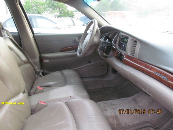 Buick LeSabre 2000 photo 2