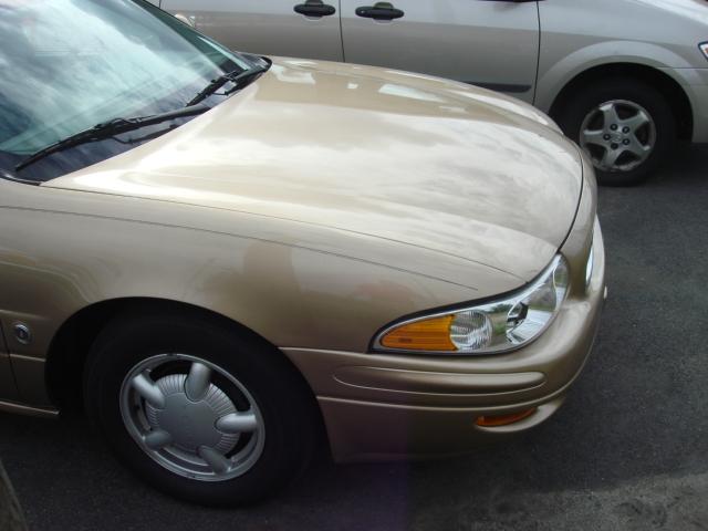 Buick LeSabre 2000 photo 1