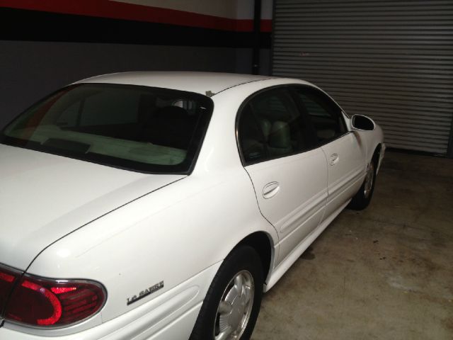 Buick LeSabre 2000 photo 3