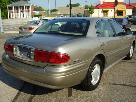 Buick LeSabre 2000 photo 1