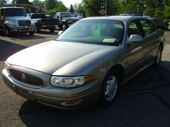 Buick LeSabre 2000 photo 2