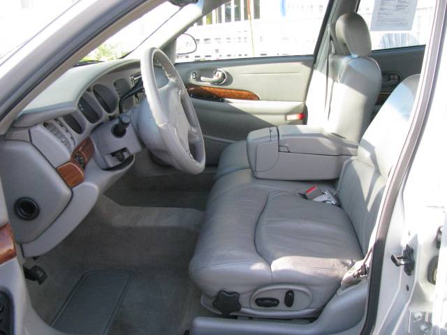 Buick LeSabre 2000 photo 2