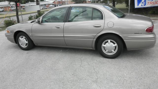 Buick LeSabre 2000 photo 1