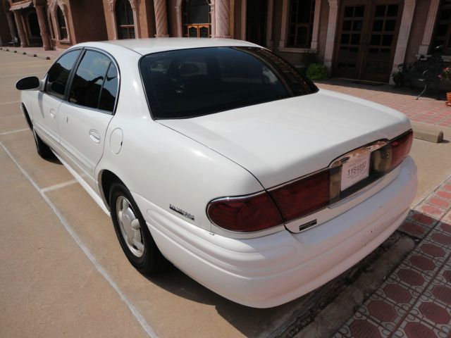 Buick LeSabre 2000 photo 1