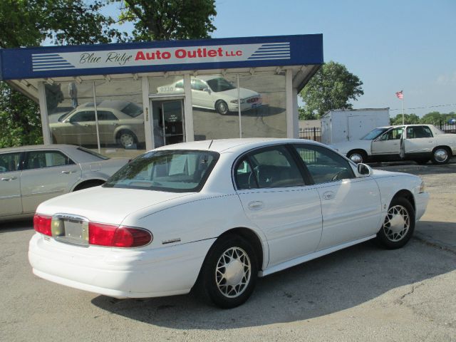 Buick LeSabre 2000 photo 1