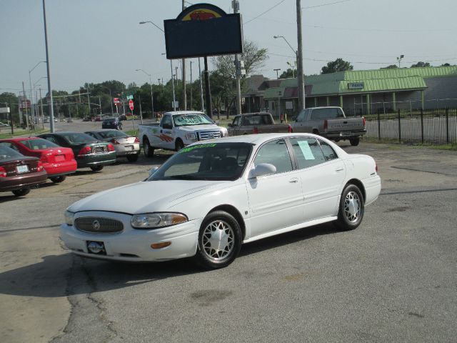 Buick LeSabre 2000 photo 2