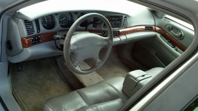 Buick LeSabre 2000 photo 2