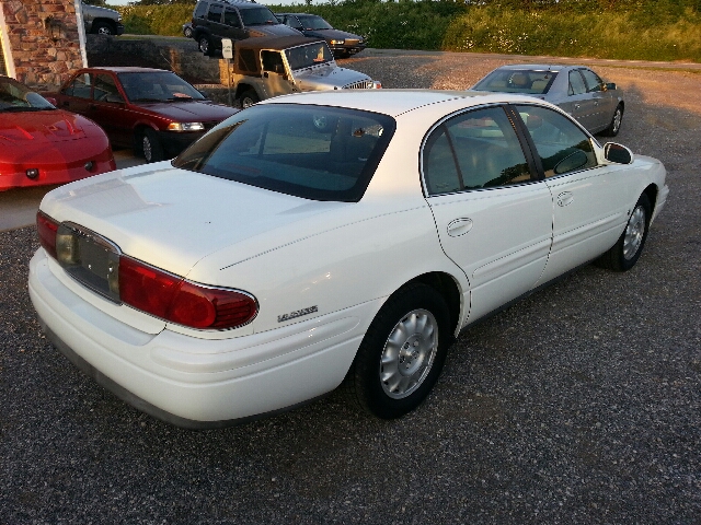 Buick LeSabre 2000 photo 1