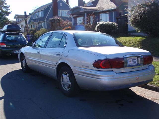 Buick LeSabre 2000 photo 2