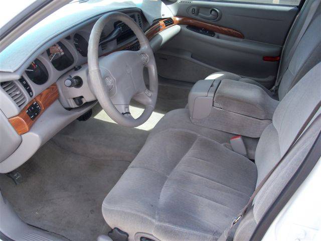 Buick LeSabre 2000 photo 1