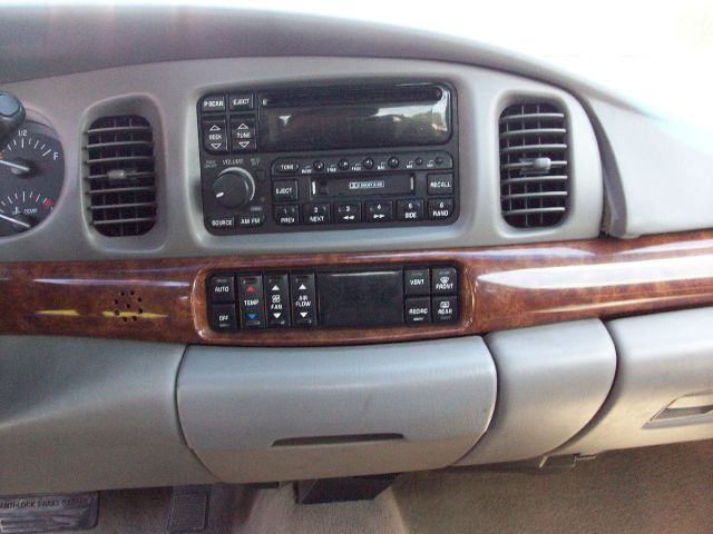 Buick LeSabre 2001 photo 1