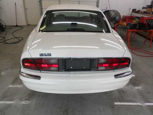 Buick LeSabre 2002 photo 2