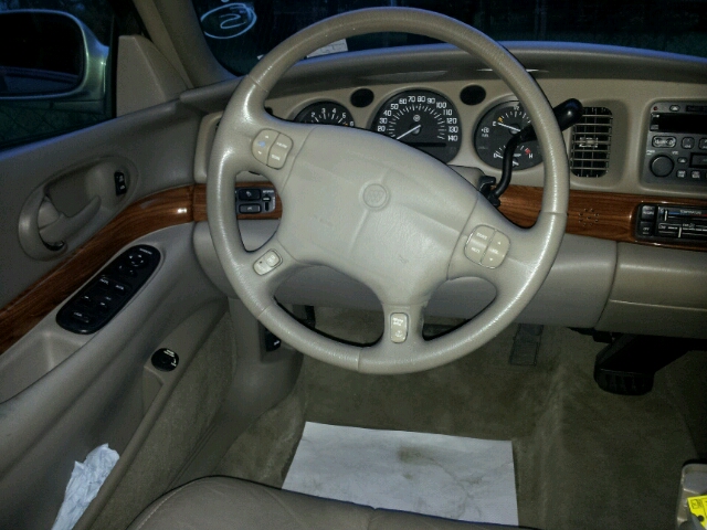 Buick LeSabre 2002 photo 1