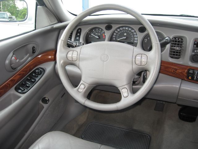 Buick LeSabre 2002 photo 3