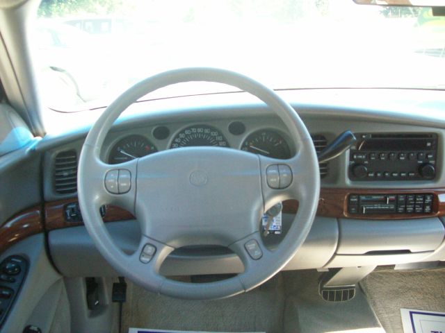 Buick LeSabre 2003 photo 2