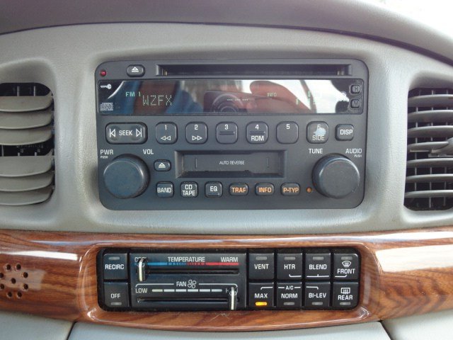 Buick LeSabre 2003 photo 2