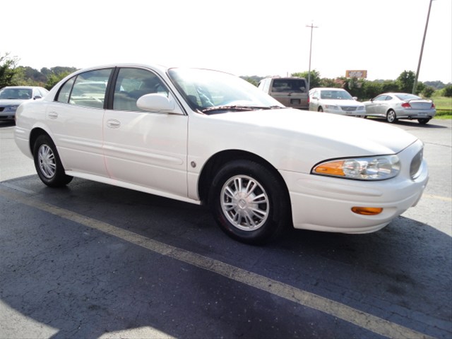 Buick LeSabre 2003 photo 2