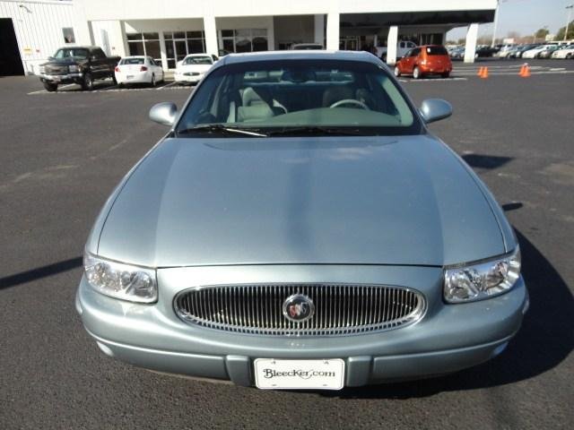 Buick LeSabre 2003 photo 1