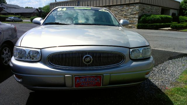 Buick LeSabre 2004 photo 2