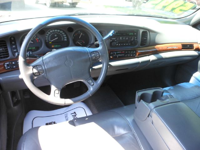 Buick LeSabre 2004 photo 1