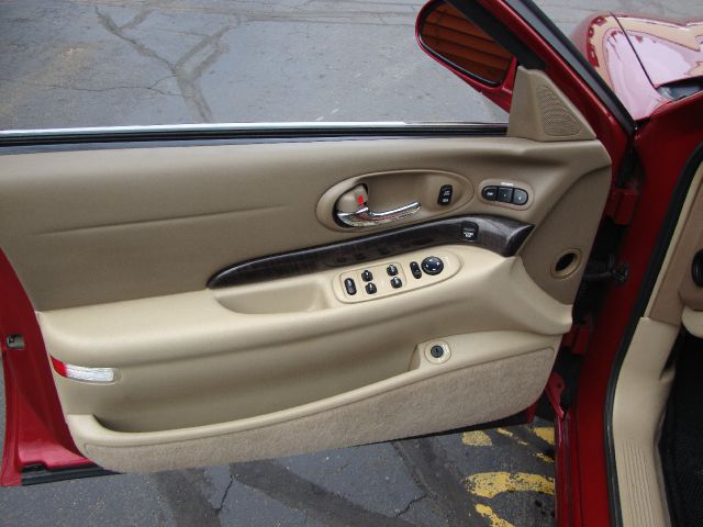 Buick LeSabre 2004 photo 2