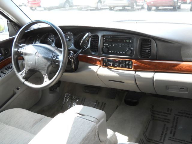 Buick LeSabre 2004 photo 1