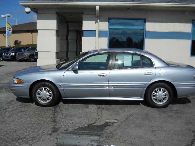 Buick LeSabre 2004 photo 2