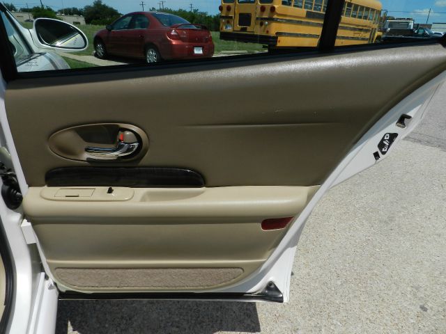 Buick LeSabre 2004 photo 2