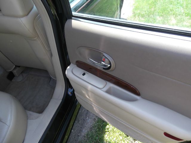 Buick LeSabre 2005 photo 1