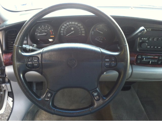 Buick LeSabre 2005 photo 2