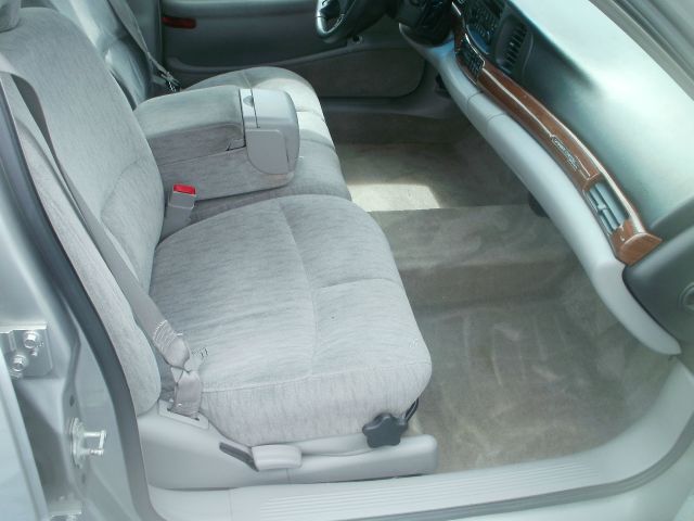 Buick LeSabre 2005 photo 2