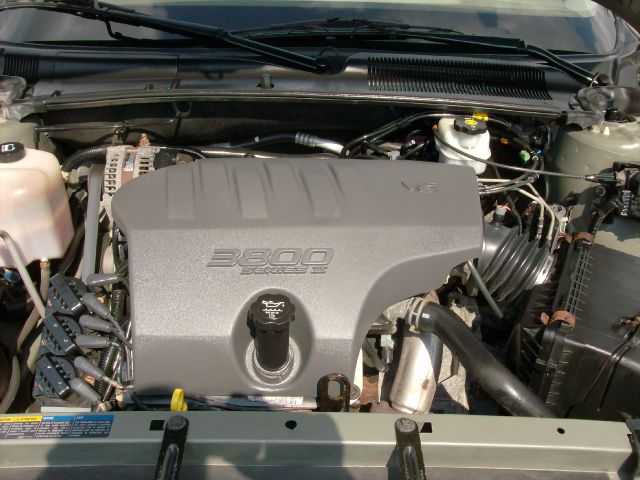 Buick LeSabre 2005 photo 2