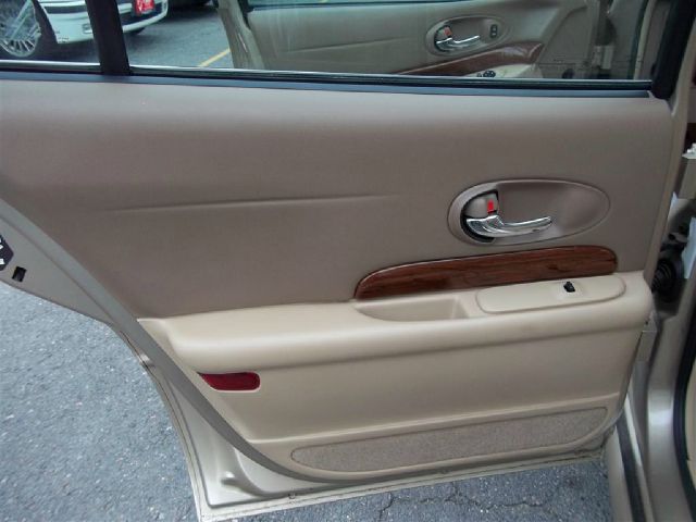 Buick LeSabre 2005 photo 2