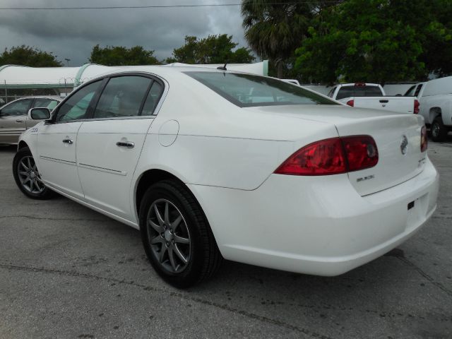 Buick Lucerne 2006 photo 2