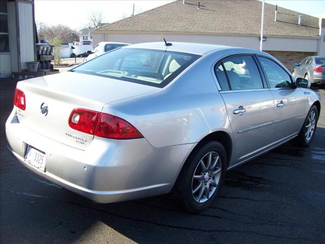 Buick Lucerne MARK Levinson Sedan