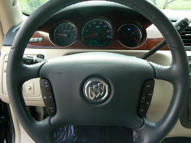 Buick Lucerne 2006 photo 1