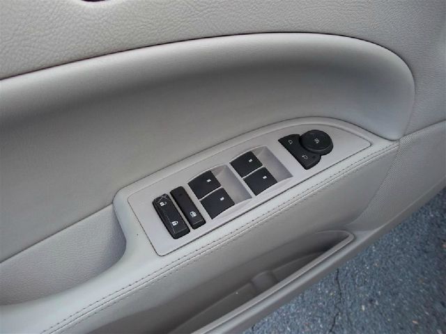 Buick Lucerne 2006 photo 25