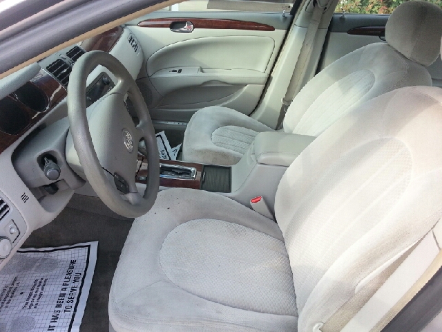 Buick Lucerne 2006 photo 2