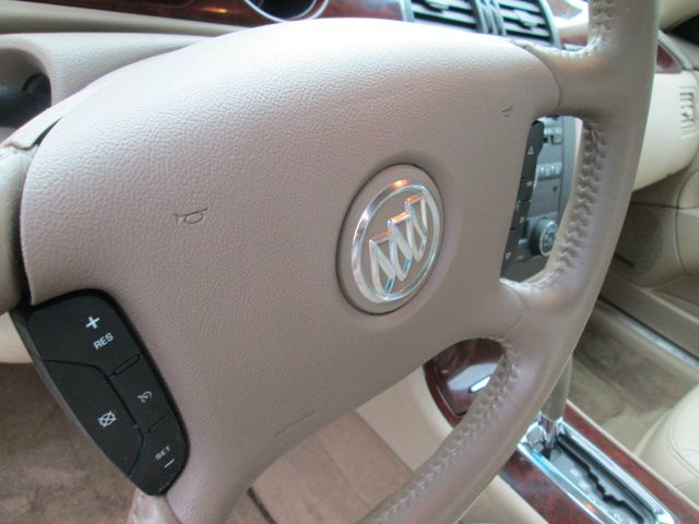 Buick Lucerne 2006 photo 2