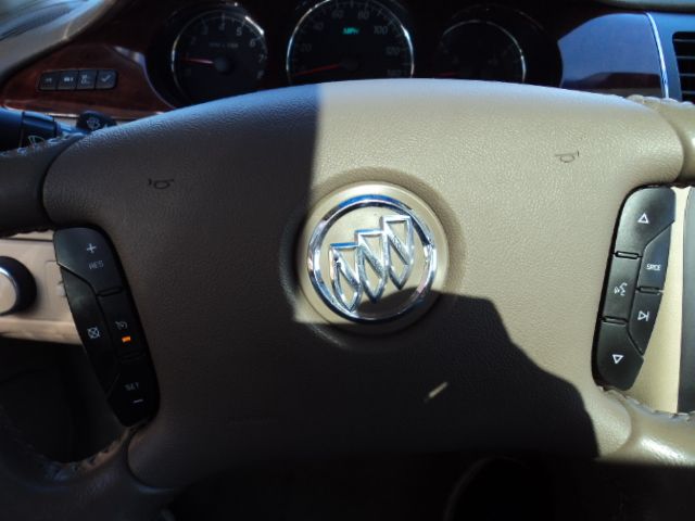 Buick Lucerne 2006 photo 2