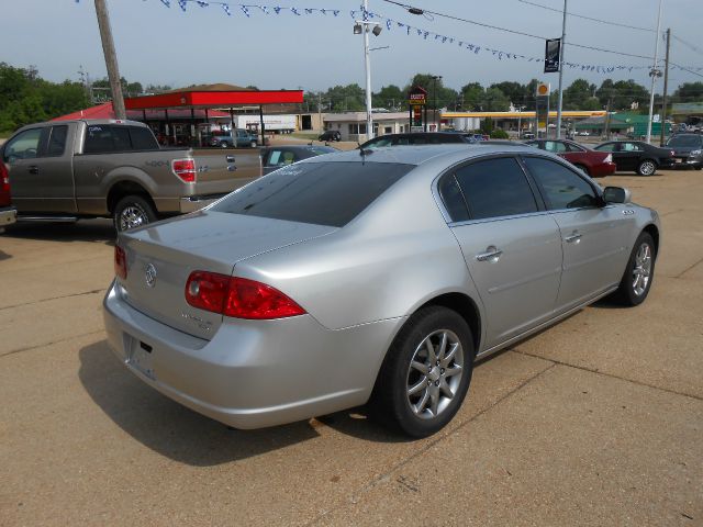 Buick Lucerne MARK Levinson Sedan