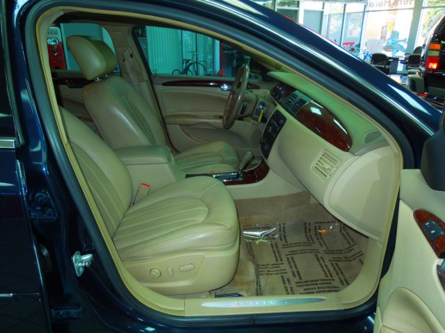 Buick Lucerne 2006 photo 2