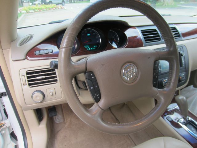 Buick Lucerne 2006 photo 1