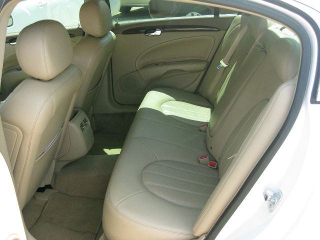 Buick Lucerne MARK Levinson Sedan