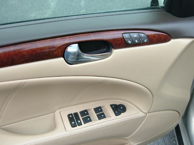 Buick Lucerne 2007 photo 2