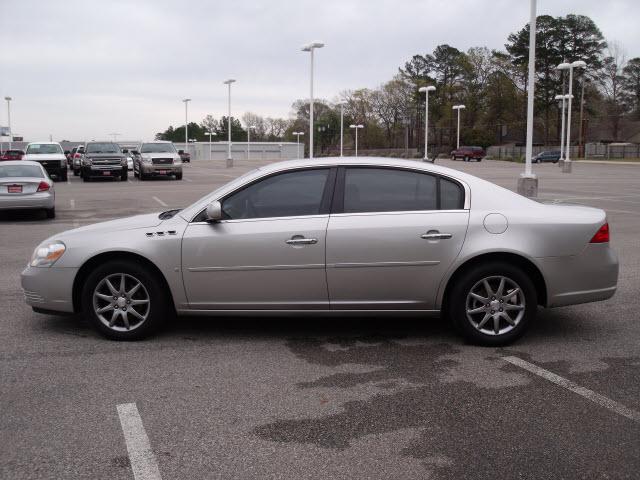 Buick Lucerne MARK Levinson Sedan