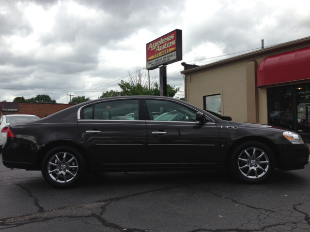 Buick Lucerne MARK Levinson Sedan