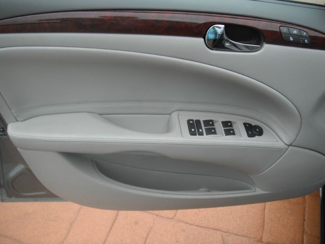 Buick Lucerne 2007 photo 2