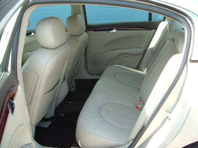 Buick Lucerne 2008 photo 2